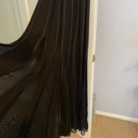 Designer Evening Gown - Picture 4 of 5